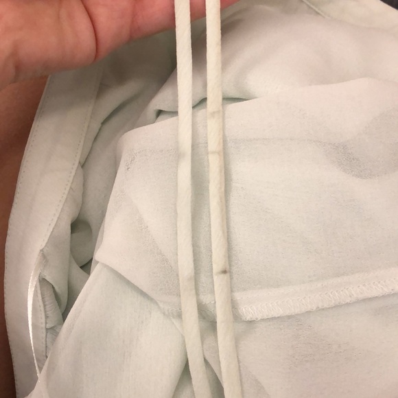 WAYF Loose Draped Top Size S - Picture 4 of 4